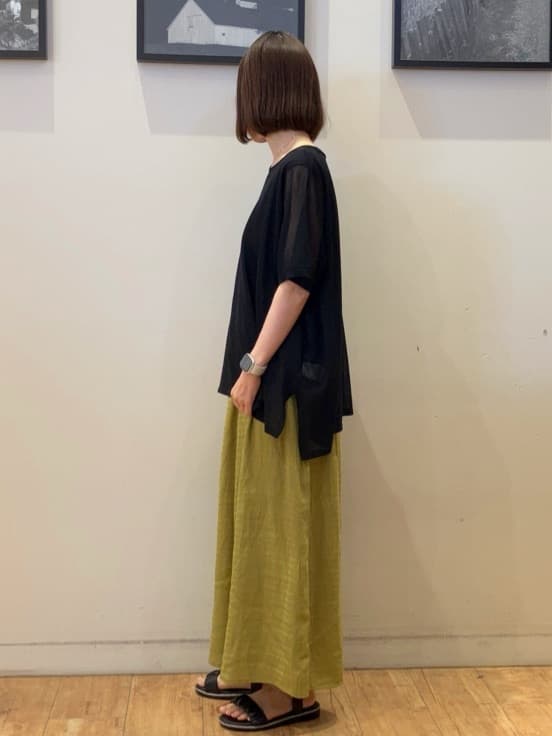 momoharuさんの「SHOO･LA･RUE｜◆【2点セット】インせず着られるシアーニット＋タンクトップ」を使ったコーディネート