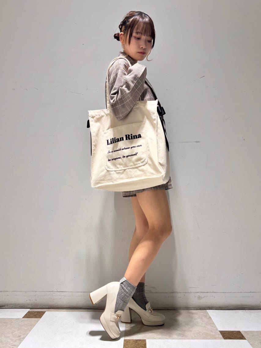 せらら⭐️さんの「ESPERANZA｜厚底ヒールアップローファー」を使ったコーディネート