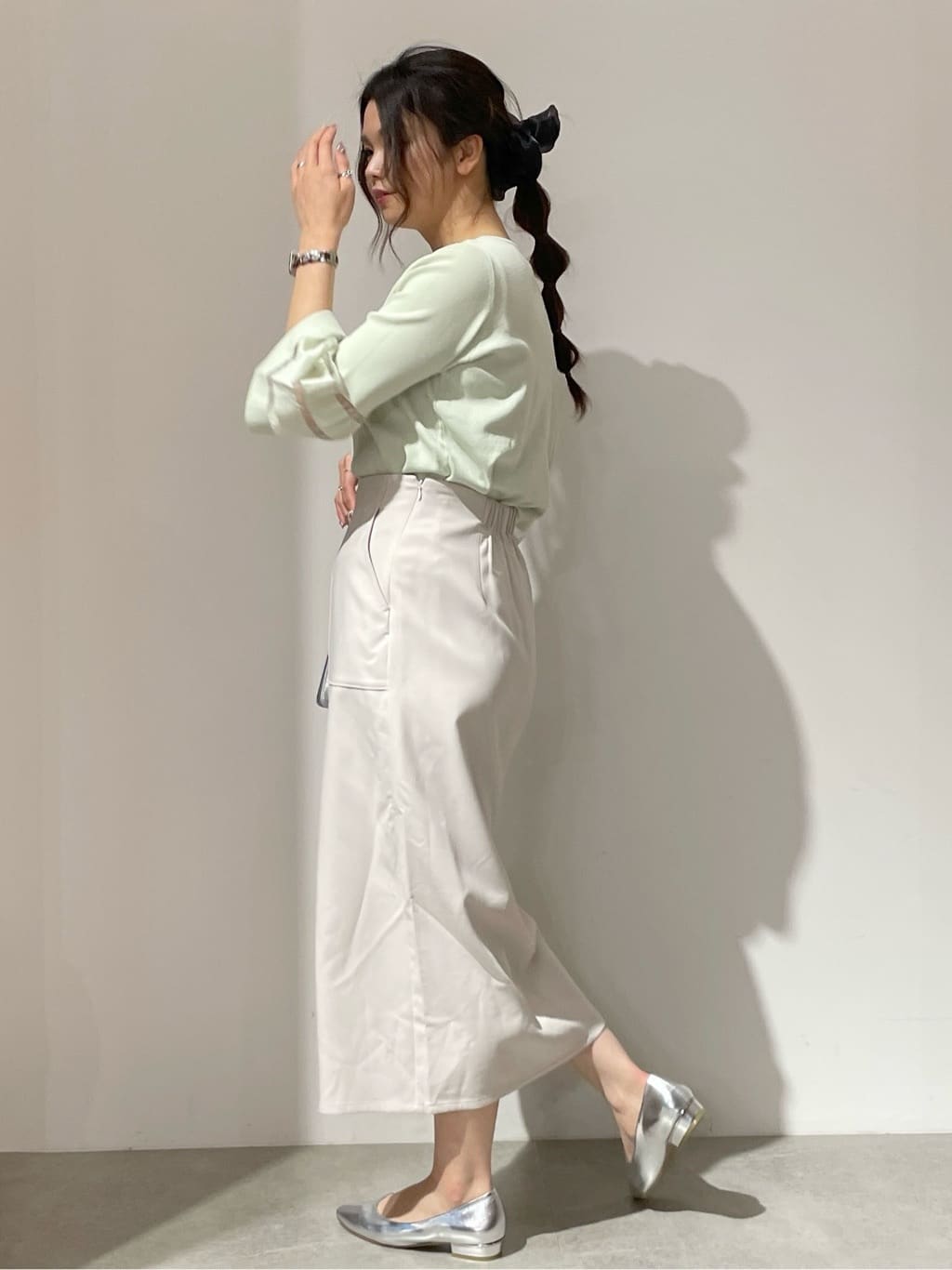 kanahoさんの「OPAQUE.CLIP｜◆《6色展開》シアーボーダーフレアスリーブニット【洗濯機洗い可】」を使ったコーディネート