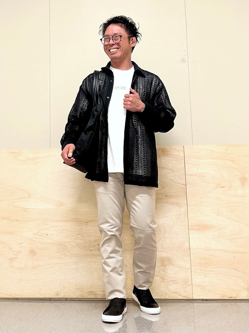 KENJI Iさんの「THE SHOP TK｜【オールシーズン穿ける！】7DAYSストレッチへリンボンパンツ　ON&hArr;OFF兼用」を使ったコーディネート