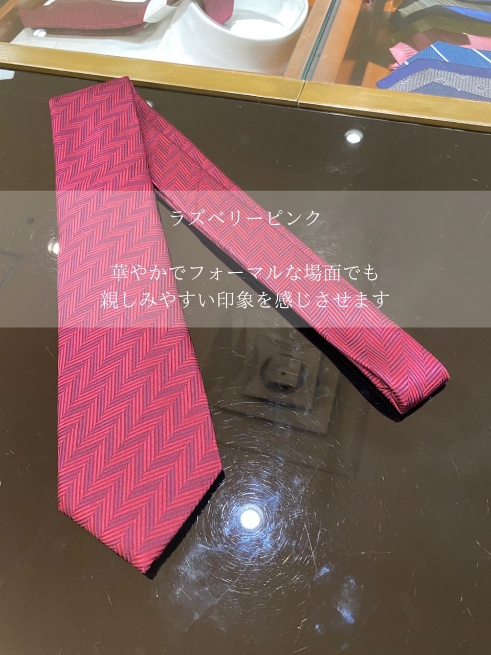 小南大和さんの「TAKEO KIKUCHI｜【Made in JAPAN】矢絣（やがすり）シルクネクタイ」を使ったコーディネート