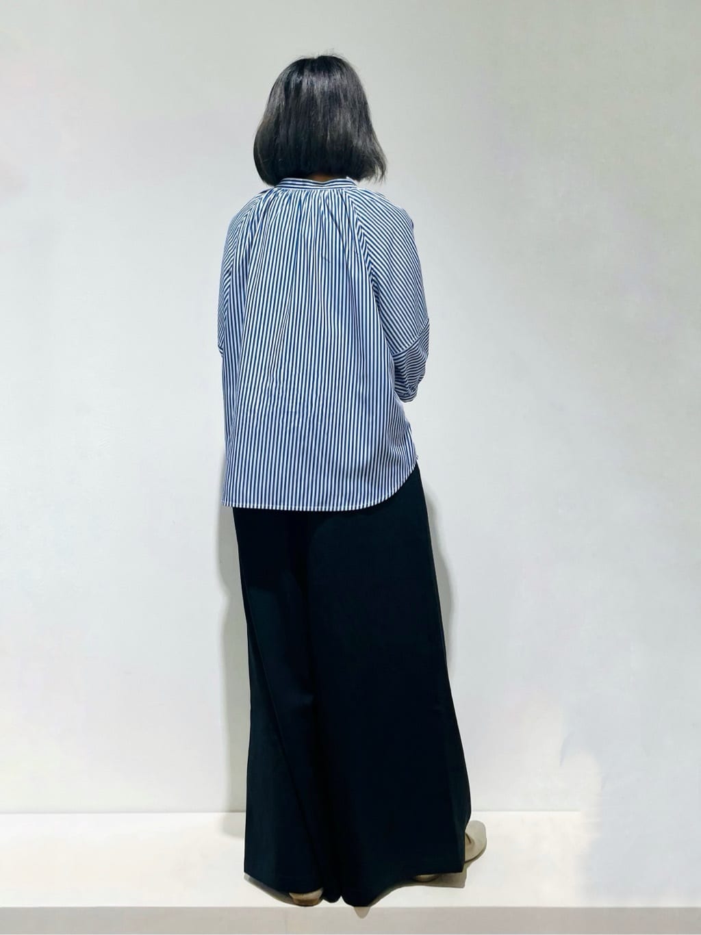 Fujiharuさんの「grove｜◆【夏に嬉しい機能付き】ランタンスリーブシャツブラウス」を使ったコーディネート