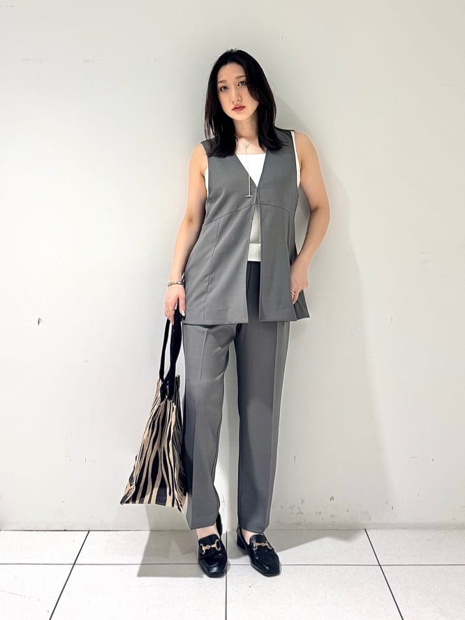 そんさんの「INDIVI｜【接触冷感／セットアップ対応】イージーテーパードパンツ【通勤・セレモニー】」を使ったコーディネート