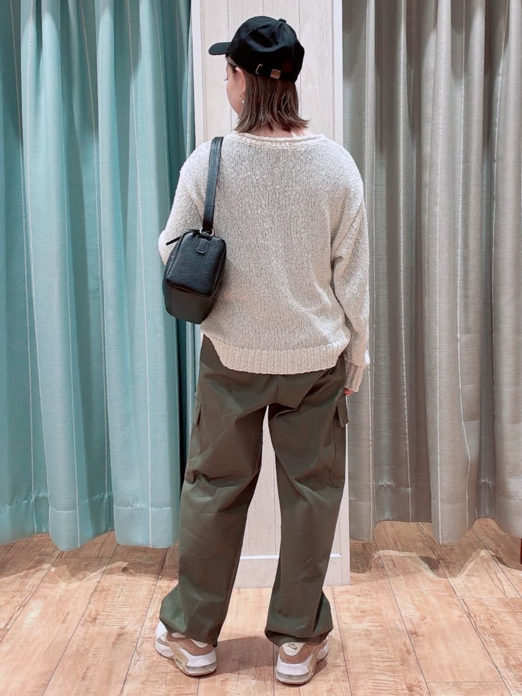 なみぞうさんの「SHOO･LA･RUE｜◆さりげない凹凸感で表情豊か。ロールネックニット」を使ったコーディネート