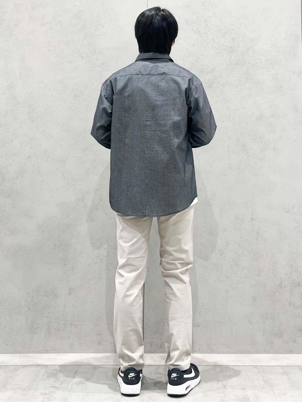 SHI-MAさんの「THE SHOP TK｜【オールシーズン穿ける！】7DAYSストレッチへリンボンパンツ　ON&hArr;OFF兼用」を使ったコーディネート