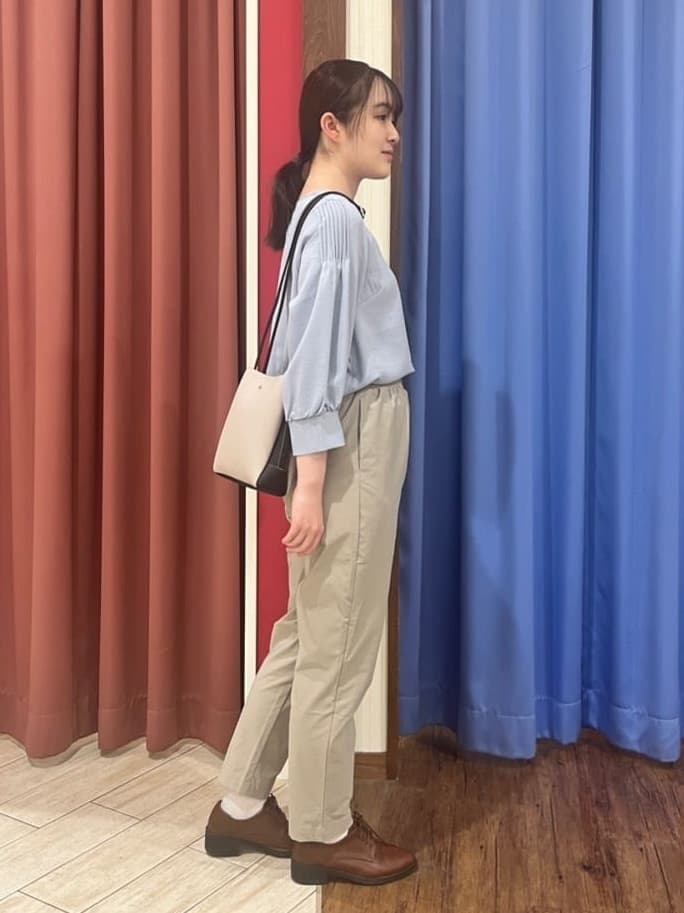 ゑさんの「SHOO･LA･RUE｜◆【洗える/S-LL/ひんやり】さらっとしたタッチが癖になる ストレッチテーパードパンツ」を使ったコーディネート