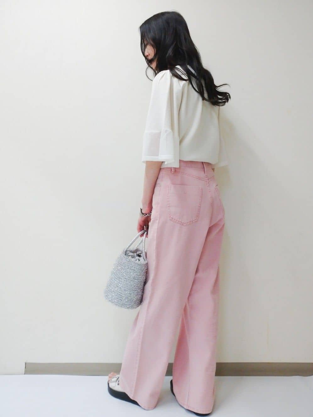 yuriさんの「OPAQUE.CLIP｜◆《5色展開》シアーフレアスリーブニット【洗濯機洗い可】」を使ったコーディネート