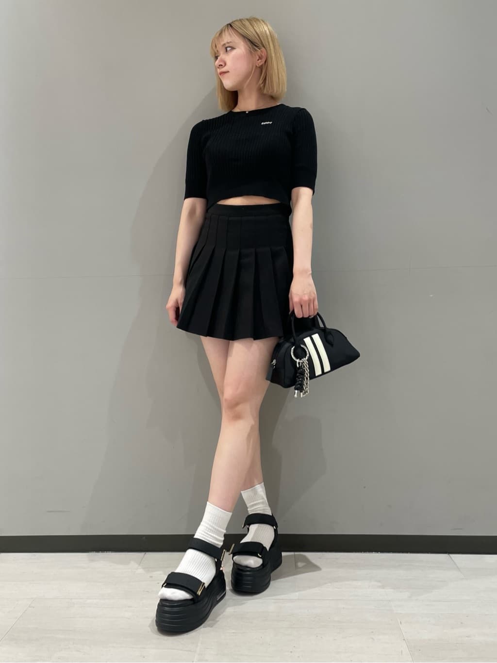 マナミさんの「ESPERANZA｜厚底フラットスポサン」を使ったコーディネート