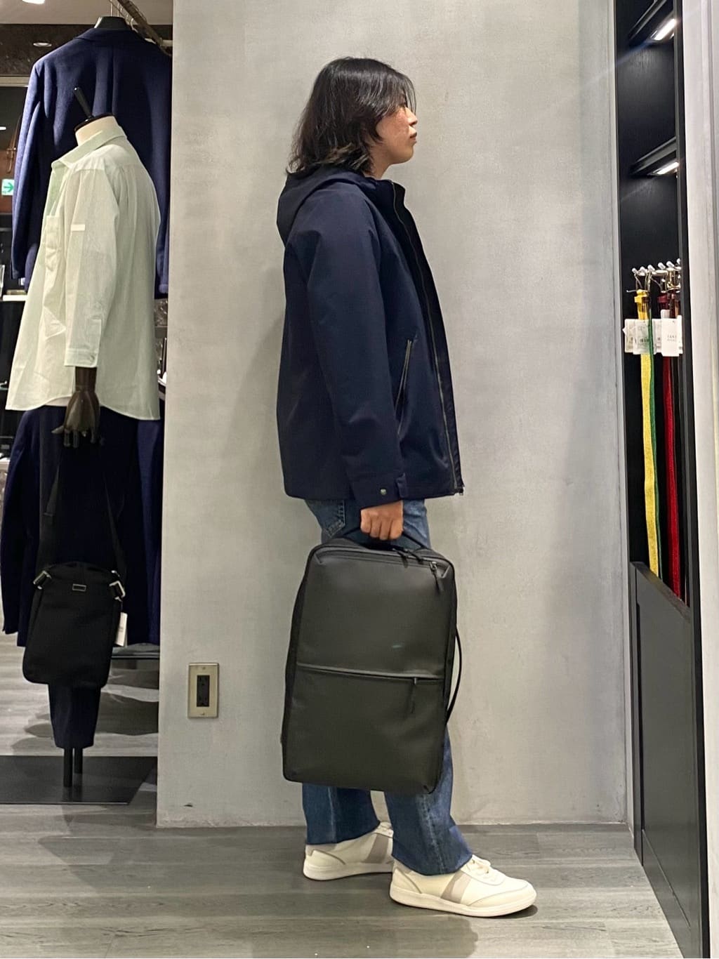 nishiさんの「TAKEO KIKUCHI｜【モンスターストレッチ】日本製 ウォッシュド デニムパンツ」を使ったコーディネート