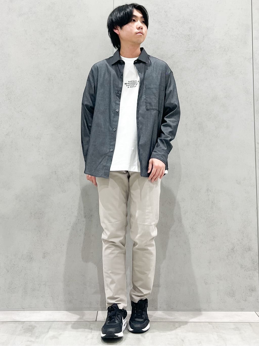 SHI-MAさんの「THE SHOP TK｜【オールシーズン穿ける！】7DAYSストレッチへリンボンパンツ　ON&hArr;OFF兼用」を使ったコーディネート