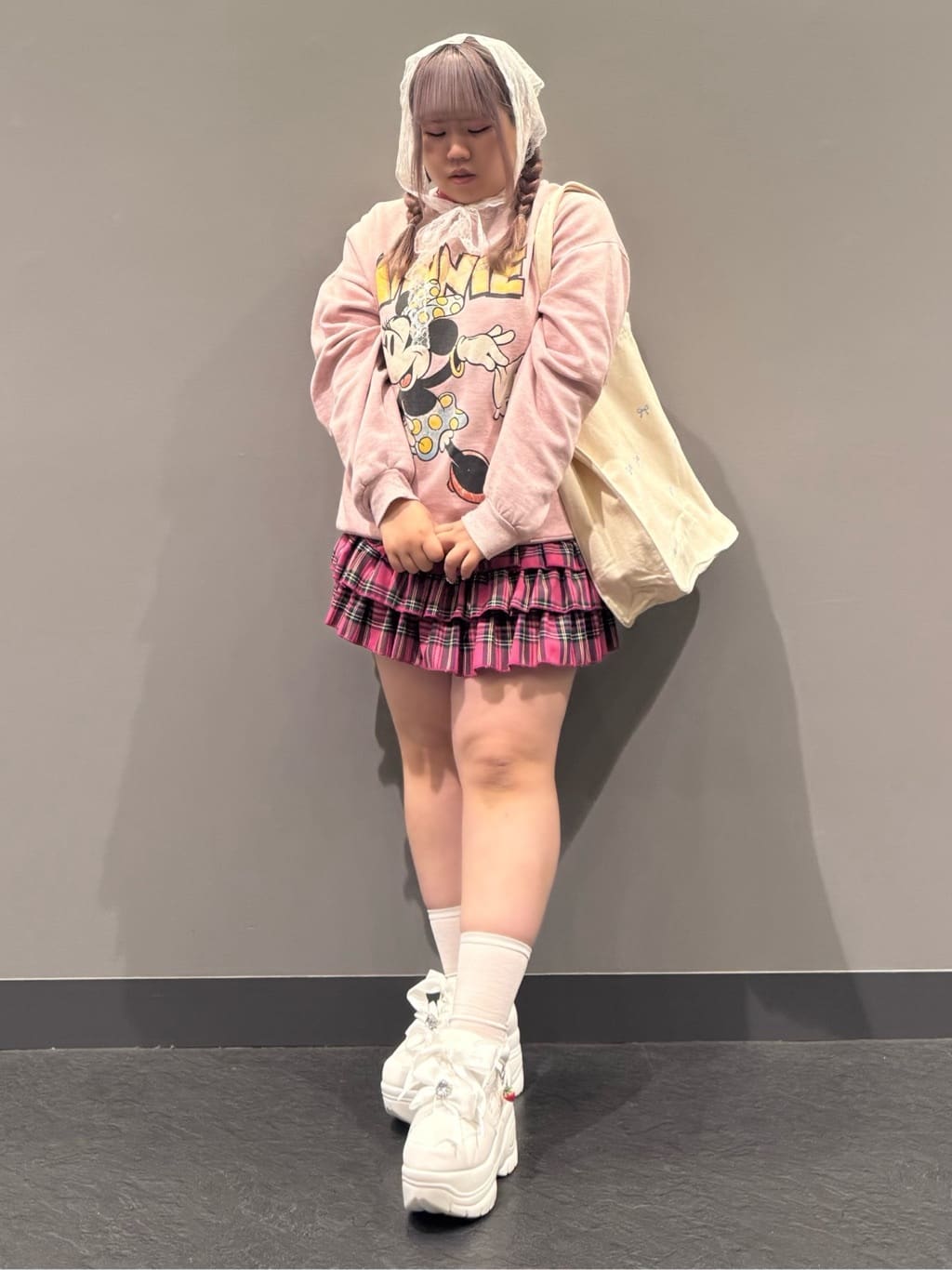 sayakaさんの「ESPERANZA｜取り外し自由♪マルチWAY厚底レースイチゴチャームスニーカー」を使ったコーディネート