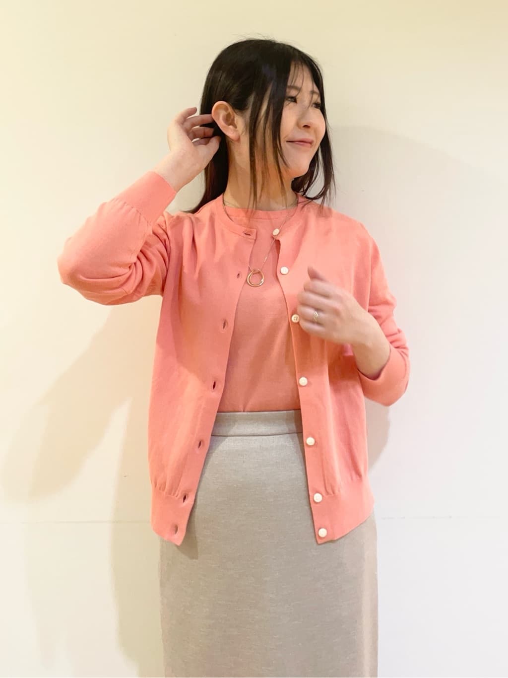 フナキさんの「UNTITLED｜◆【11色展開/コットン100/アンサンブル可能】クルーカーディガン」を使ったコーディネート