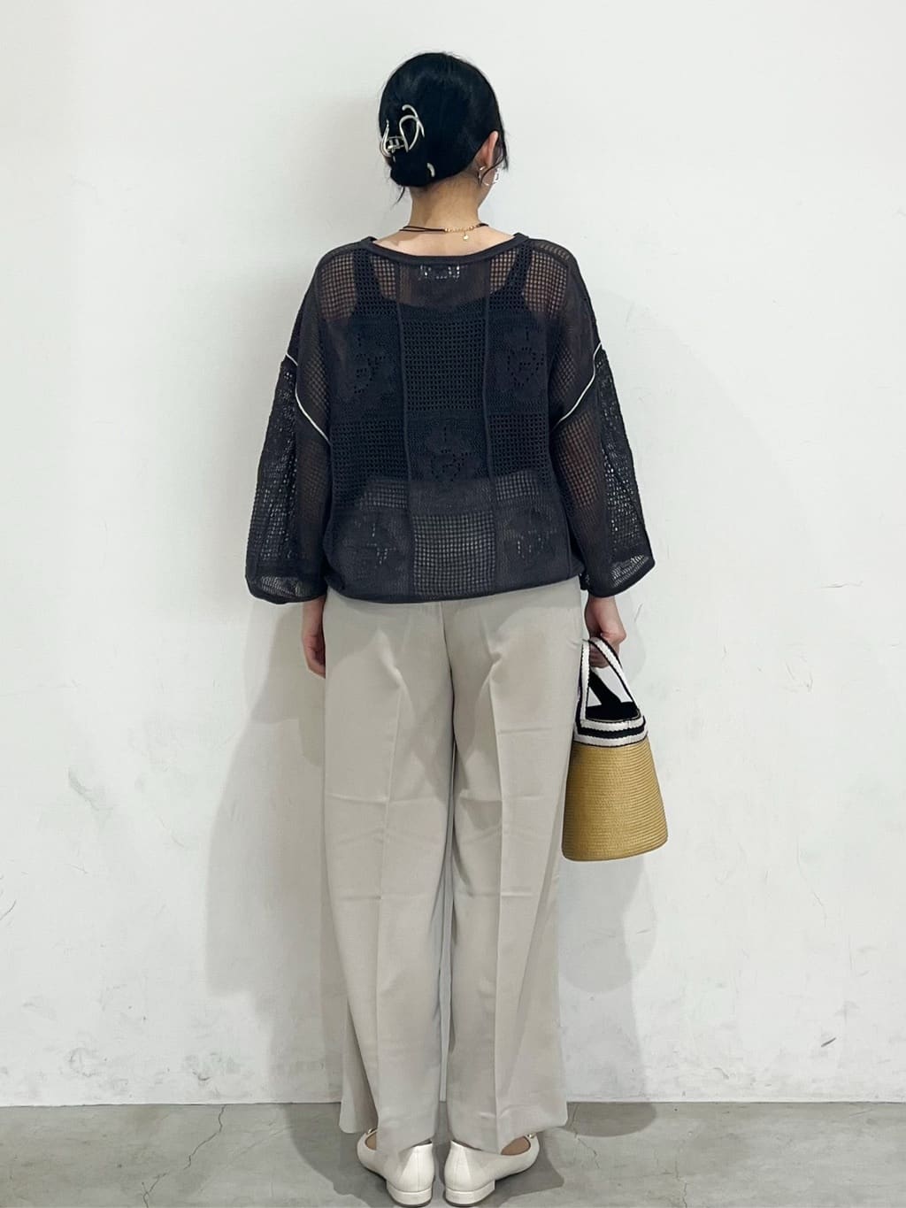 Erinaさんの「OPAQUE.CLIP｜◆麻混モチーフ柄スカシニット【洗濯機洗い可】」を使ったコーディネート