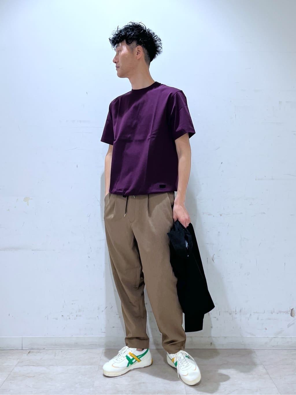 mutoさんの「TAKEO KIKUCHI｜【抗菌防臭／5サイズ展開】ハイゲージポンチ Tシャツ」を使ったコーディネート