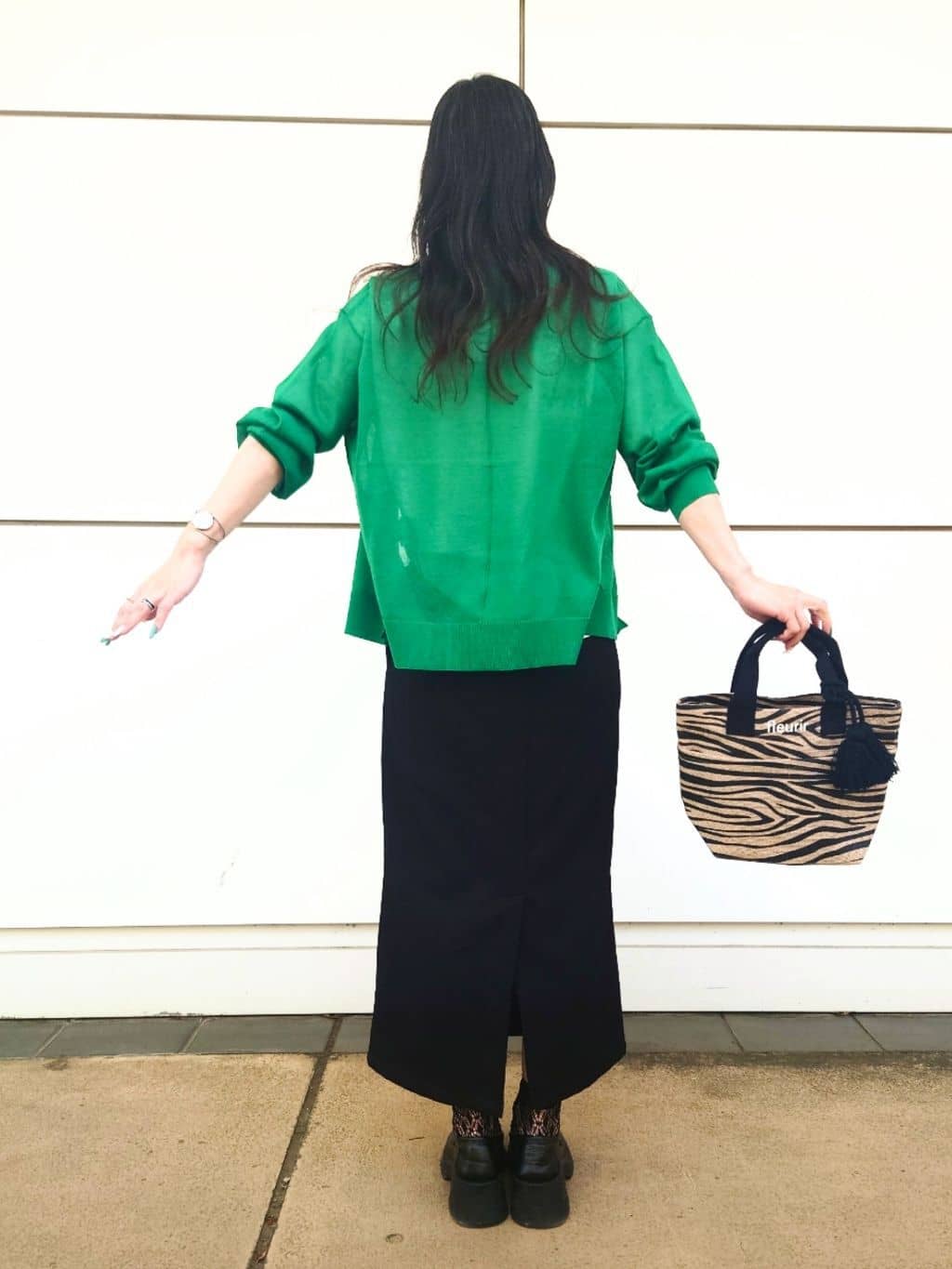 maimai*さんの「SHOO･LA･RUE｜◆【洗える】ナチュラルなシアー感が魅力 Vネックカーディガン」を使ったコーディネート