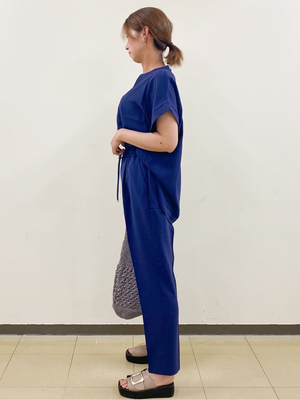 miさんの「index｜《7色展開／SS-LLサイズ》ストレッチスキッパーブラウス／セットアップ対応【洗濯機洗い可／防シワ】」を使ったコーディネート