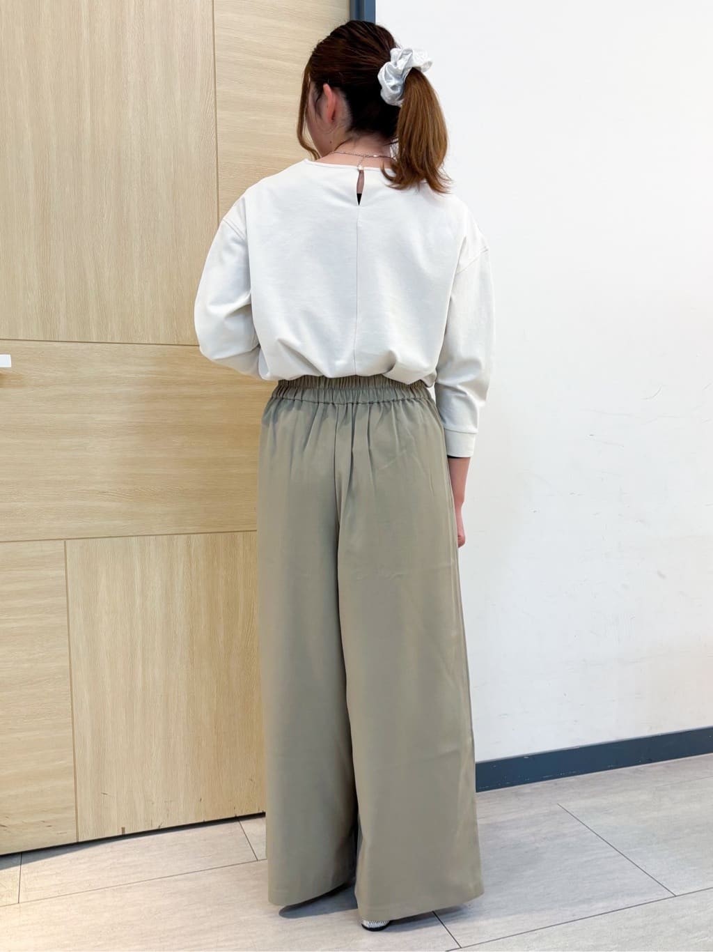 nanaさんの「grove｜◆ラフィアバケツタッセル巾着ショルダー」を使ったコーディネート