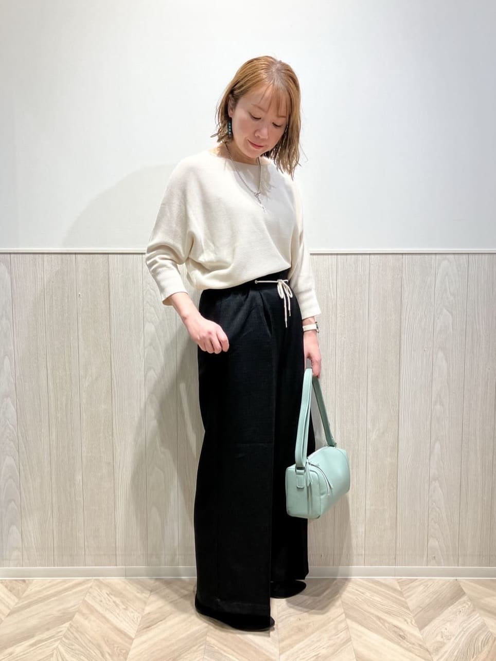 shokoさんの「SHOO･LA･RUE｜◆カジュアルにもきれいめにも ガーター編み 7分袖ドルマンニット」を使ったコーディネート