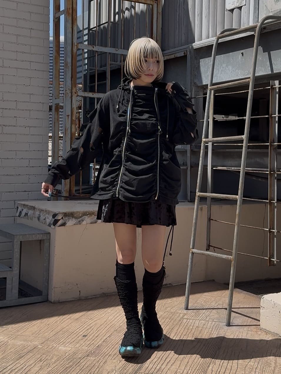 川本葵さんの「tk.TAKEO KIKUCHI｜◆K&rsquo;PJT by AOI 『Lightweight Parka』」を使ったコーディネート