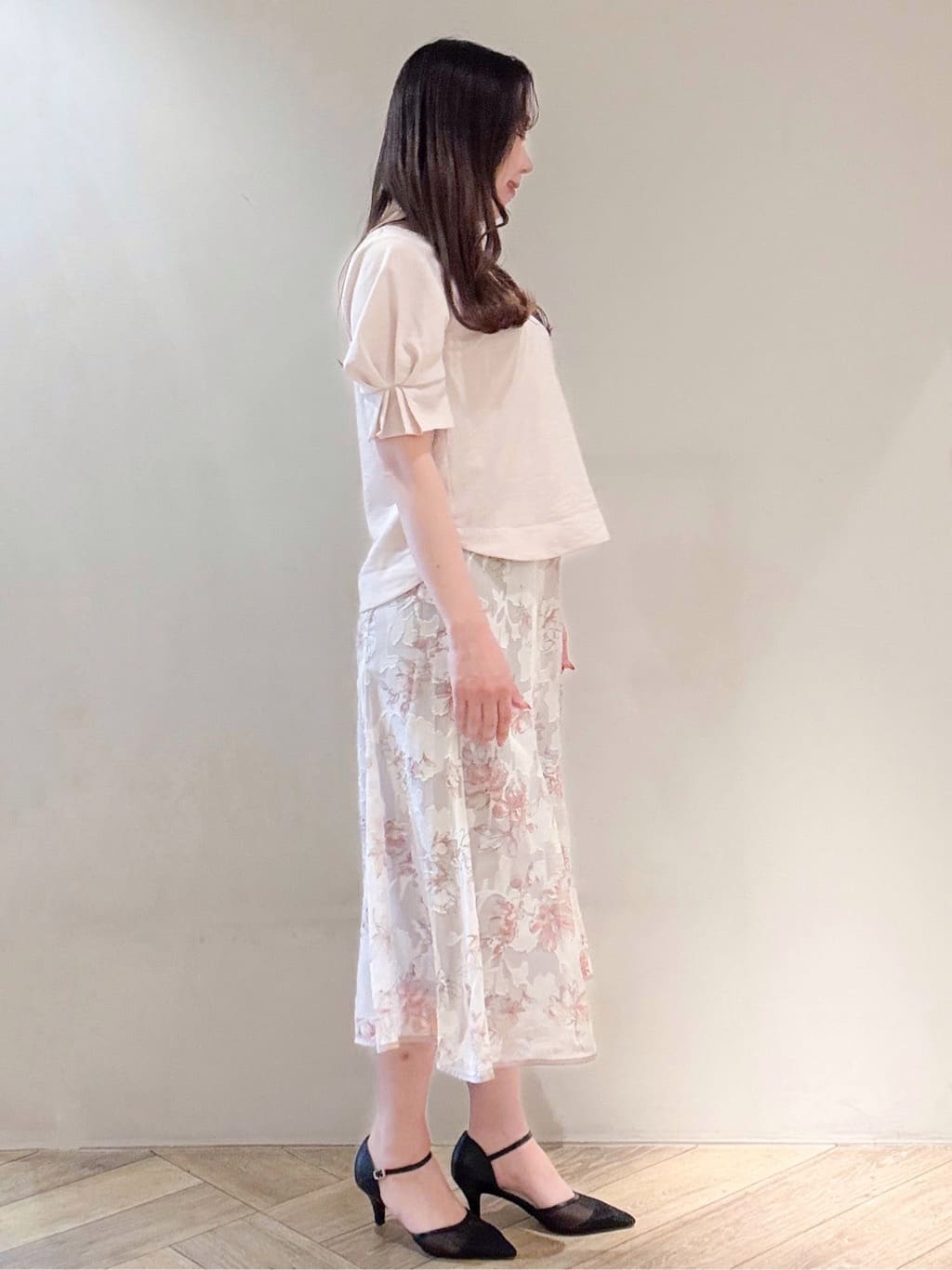 sayaさんの「index｜《8色展開／XS-LLサイズ》タックパフスリーブブラウス【洗濯機洗い可／吸水速乾／防シワ／抗ピル】」を使ったコーディネート