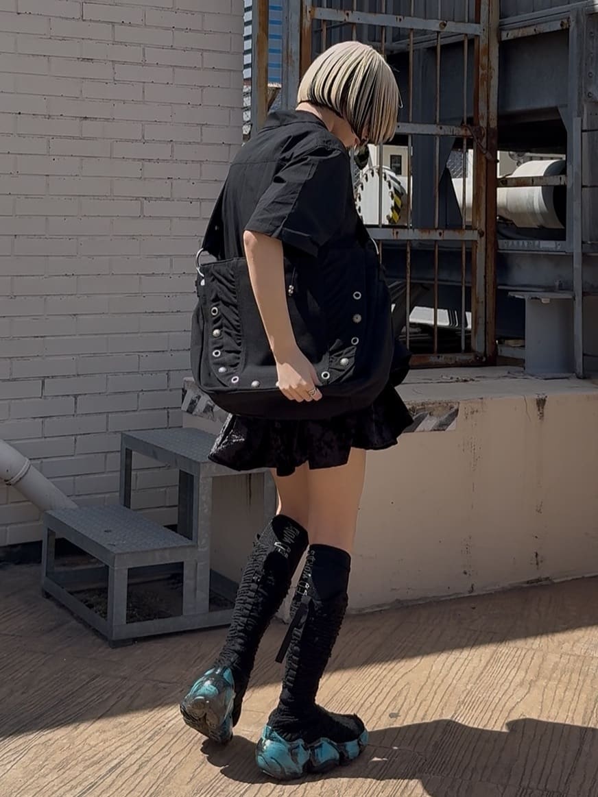 川本葵さんの「tk.TAKEO KIKUCHI｜◆K&rsquo;PJT by AOI 「Canvas Shoulder Bag」」を使ったコーディネート