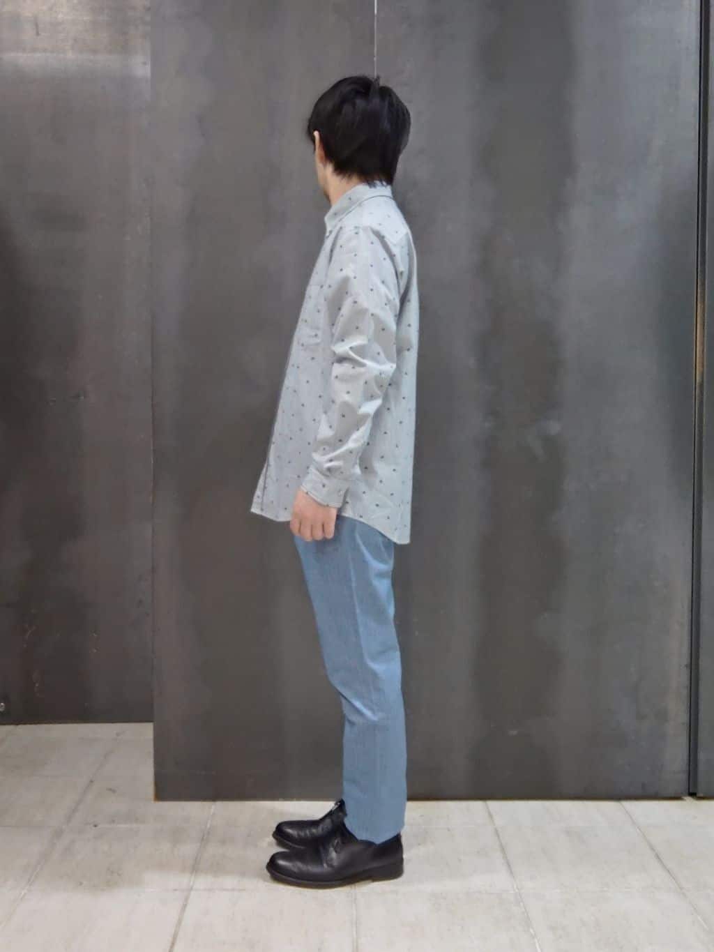shiominさんの「TAKEO KIKUCHI｜ハットモチーフ ジャカード ストライプ シャツ」を使ったコーディネート