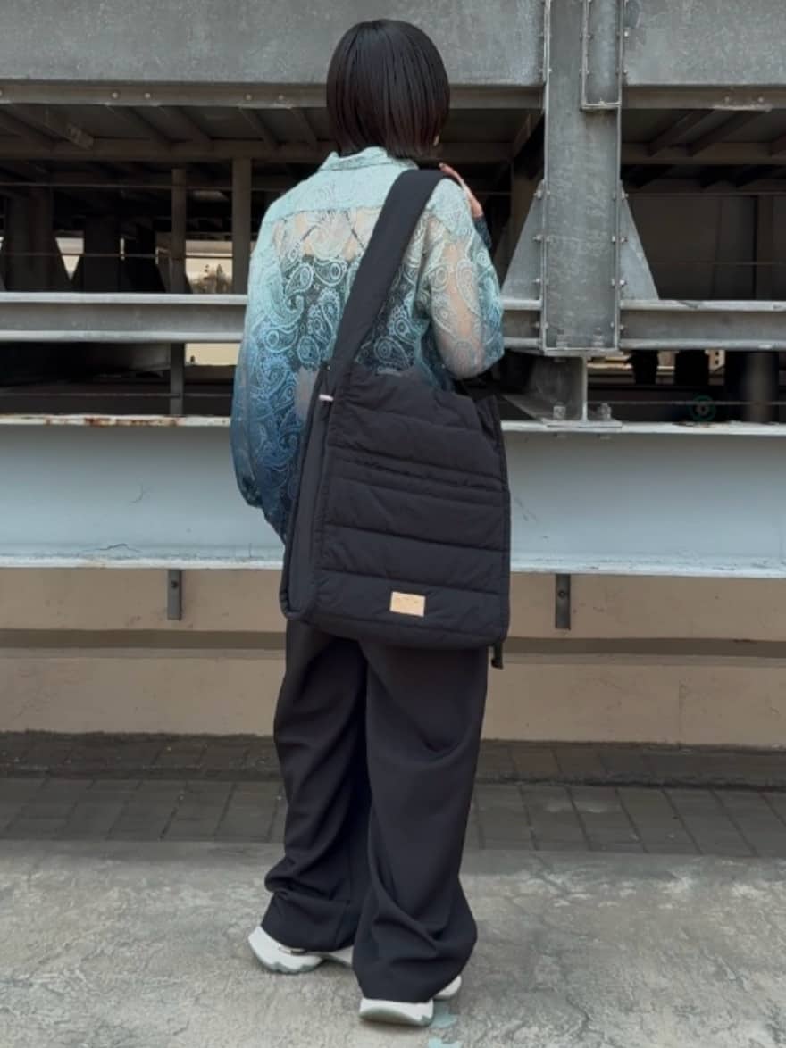川本葵さんの「tk.TAKEO KIKUCHI｜◆バレルシルエットスラックス」を使ったコーディネート