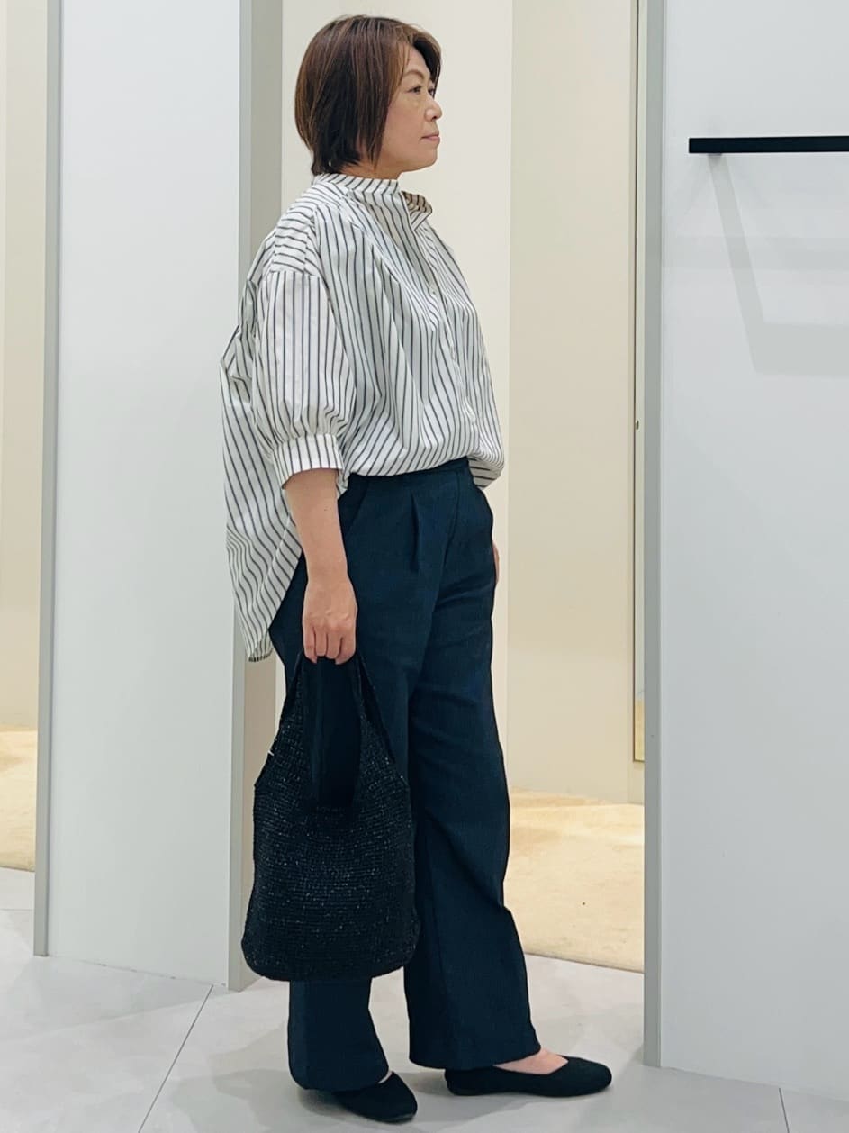 Naruさんの「THE SHOP TK｜◆【体型カバー】6分袖バックシャーリングシャツ/洗える」を使ったコーディネート