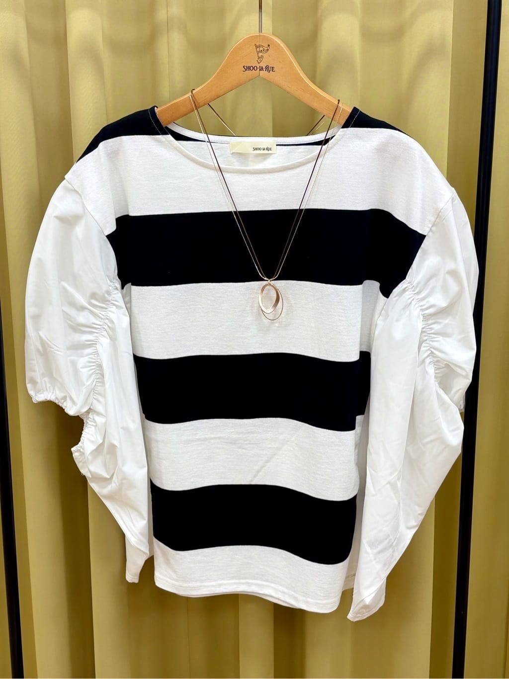 くりまろんさんの「SHOO･LA･RUE｜◆ふわりシルエットが新しい ワイドピッチボーダートップス」を使ったコーディネート