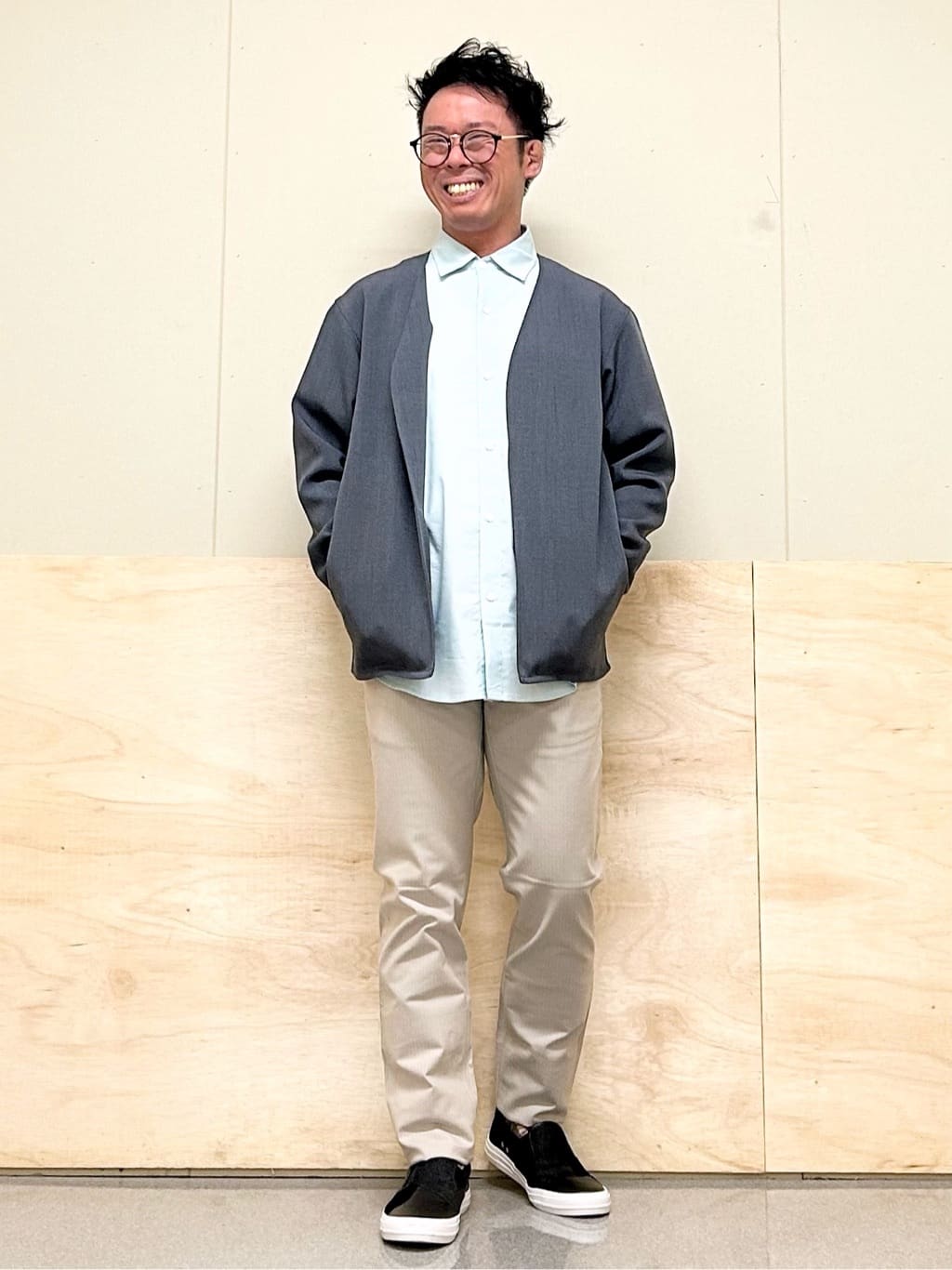 KENJI Iさんの「THE SHOP TK｜【オールシーズン穿ける！】7DAYSストレッチへリンボンパンツ　ON&hArr;OFF兼用」を使ったコーディネート