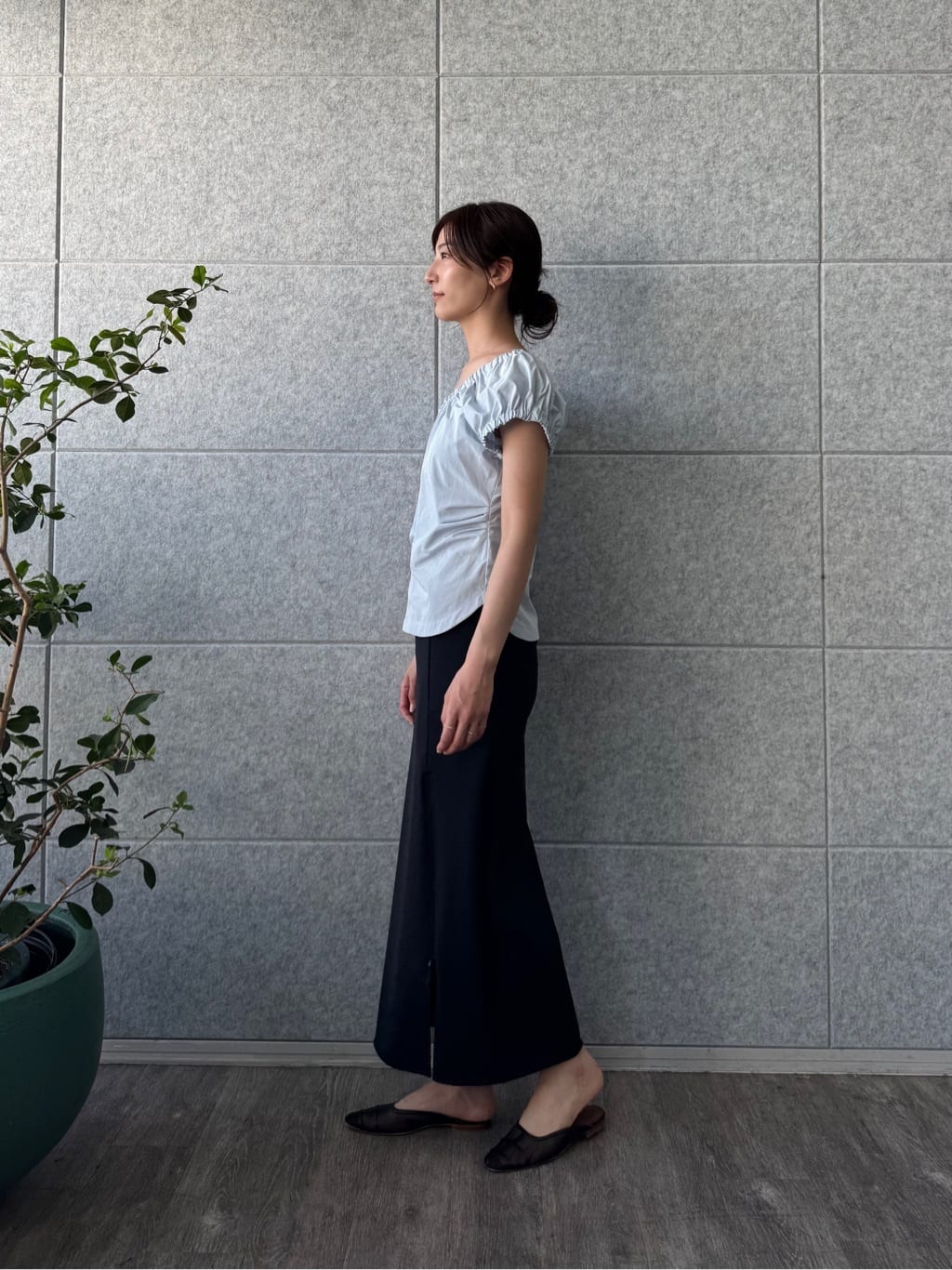 uchi__yamaさんの「CODE A｜sporty gathered blouse」を使ったコーディネート