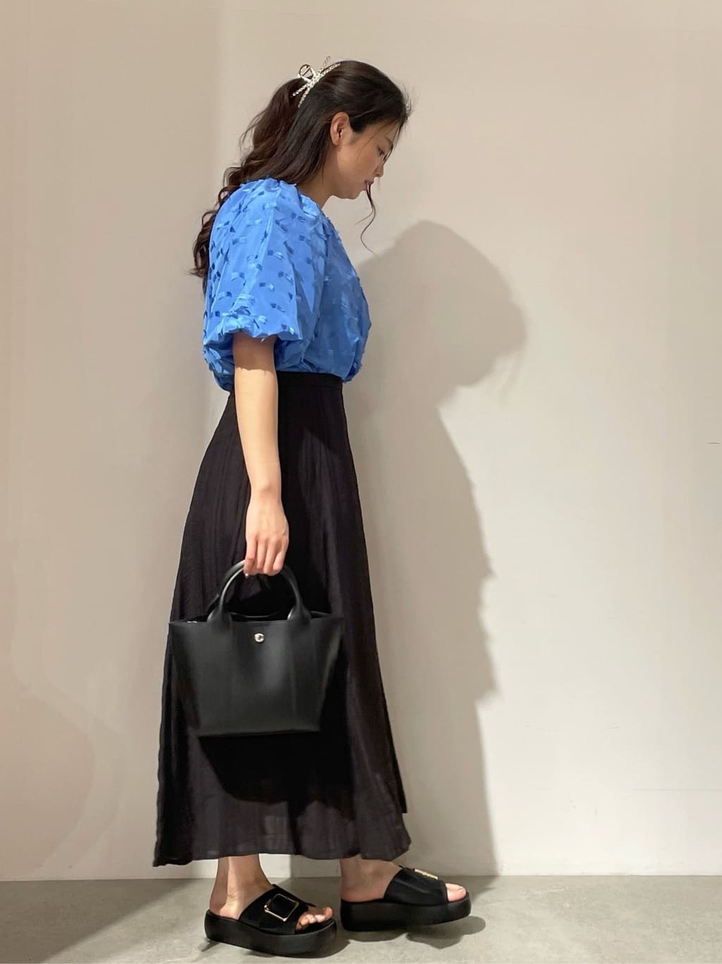 kanahoさんの「OPAQUE.CLIP｜◆ジャカードボリュームブラウス【洗濯機洗い可】」を使ったコーディネート