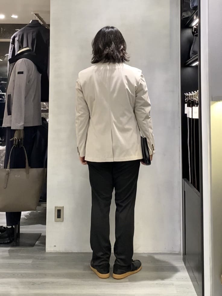 nishiさんの「TAKEO KIKUCHI｜【ONOFF対応】TRダブルニット ストレッチパンツ」を使ったコーディネート