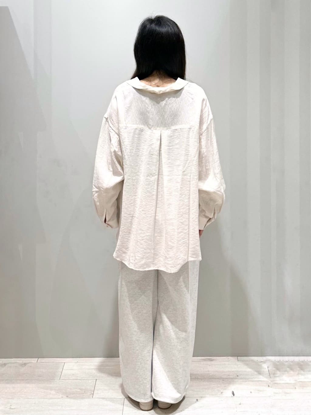 Iguさんの「THE SHOP TK｜◆テーラードカラーシャツ【洗える】」を使ったコーディネート