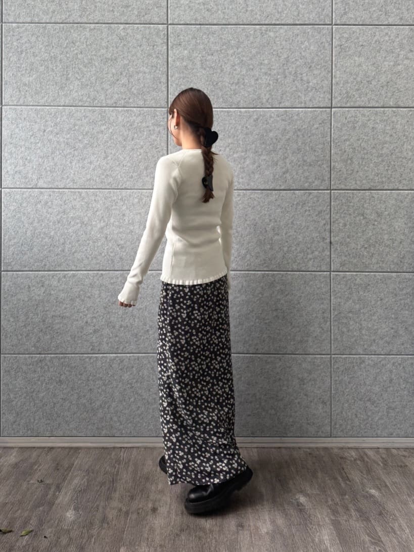designer yukaさんの「CODE A｜petit flower skirt」を使ったコーディネート
