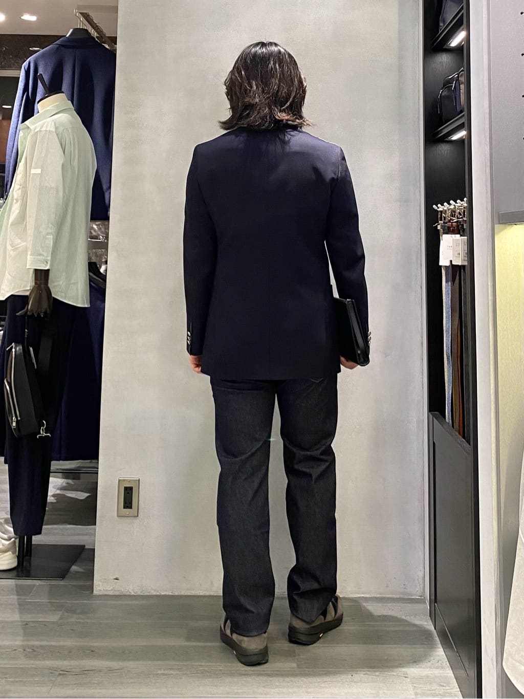 nishiさんの「TAKEO KIKUCHI｜【ベーシック】レザー クラッチバッグ」を使ったコーディネート