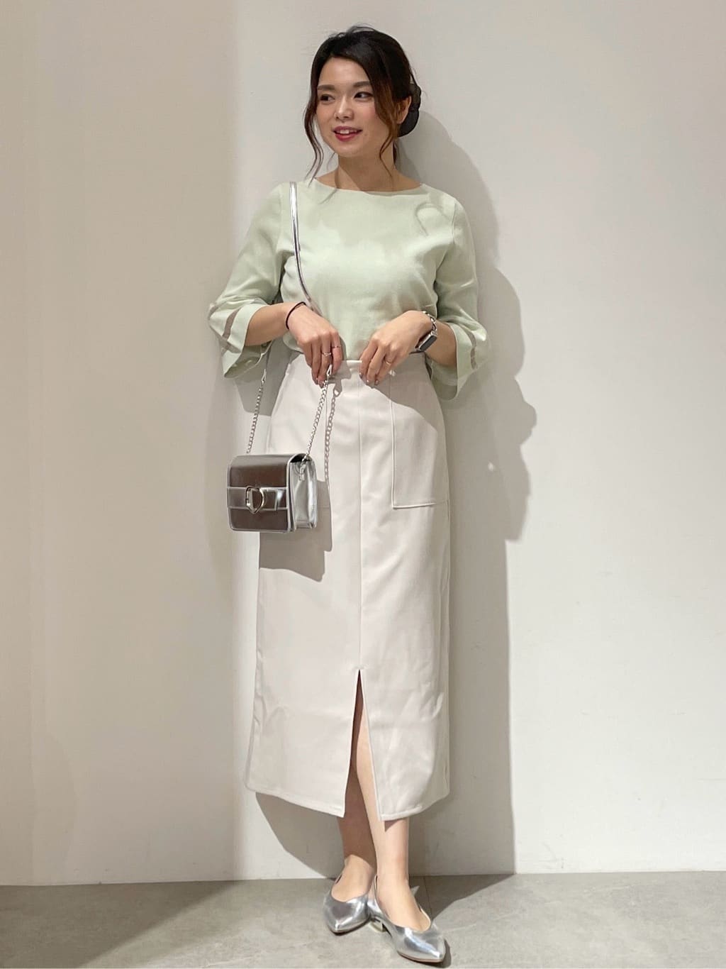 kanahoさんの「OPAQUE.CLIP｜◆《6色展開》シアーボーダーフレアスリーブニット【洗濯機洗い可】」を使ったコーディネート