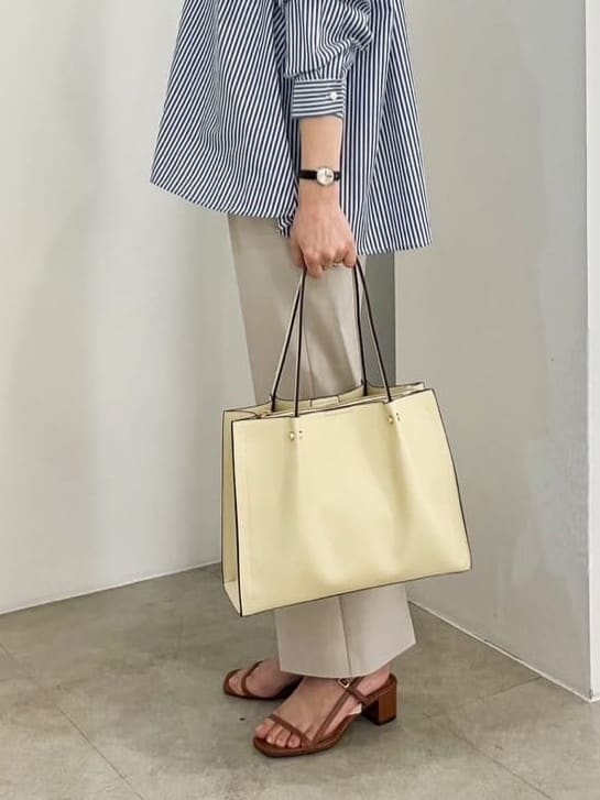 kanakoさんの「grove｜◆バックシャーリングシャツ」を使ったコーディネート