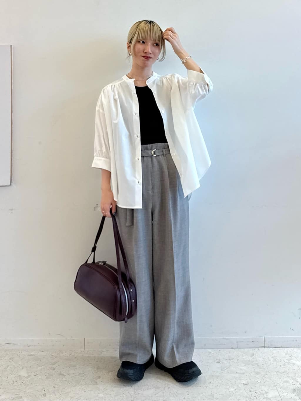 omaさんの「THE SHOP TK｜◆【体型カバー】6分袖バックシャーリングシャツ/洗える」を使ったコーディネート