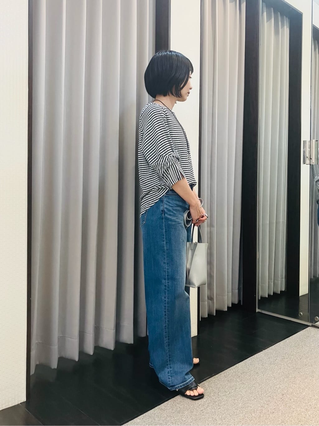 AYAさんの「INDIVI｜【褒められデニム】ワイドストレート デニムパンツ」を使ったコーディネート