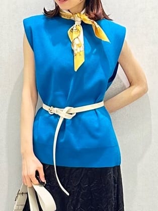 Miwaさんの「UNTITLED｜【手洗い／58cm正方形】ベルトプリントスカーフ」を使ったコーディネート