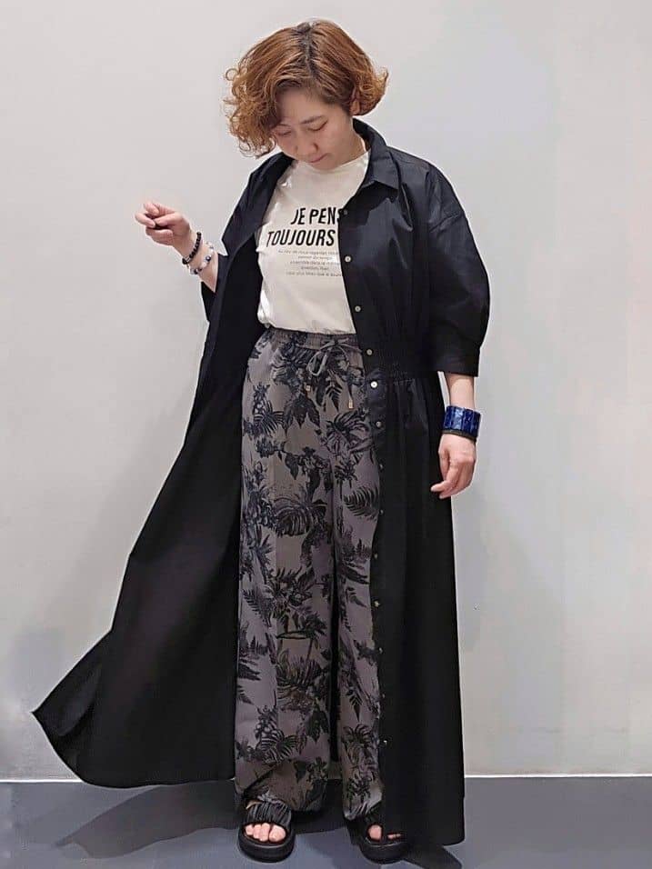 ゆきをさんの「OPAQUE.CLIP｜◆アソートロゴTシャツ【洗濯機洗い可】」を使ったコーディネート