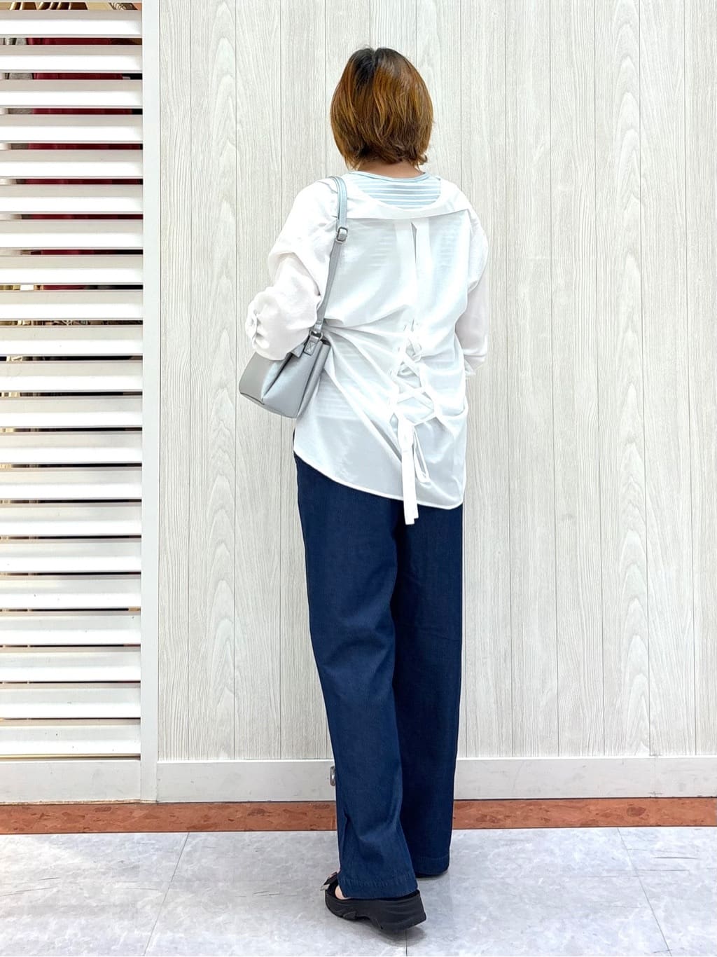 もっちさんの「SHOO･LA･RUE｜◆【洗える/S-LL】ウエストゴムが楽ちん さらさらワイドデニム」を使ったコーディネート