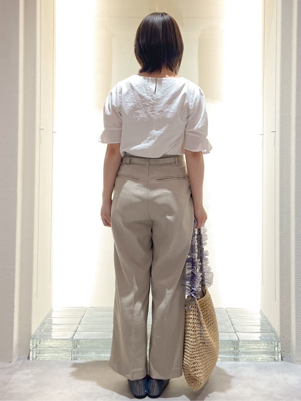 kimiさんの「index｜《8色展開／XS-LLサイズ》タックパフスリーブブラウス【洗濯機洗い可／吸水速乾／防シワ／抗ピル】」を使ったコーディネート