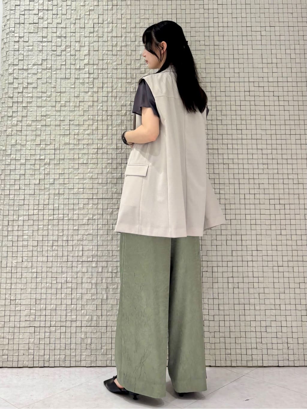 ibukiさんの「INDIVI｜◆新色登場！【洗える／エアリー】ティアードブラウス」を使ったコーディネート