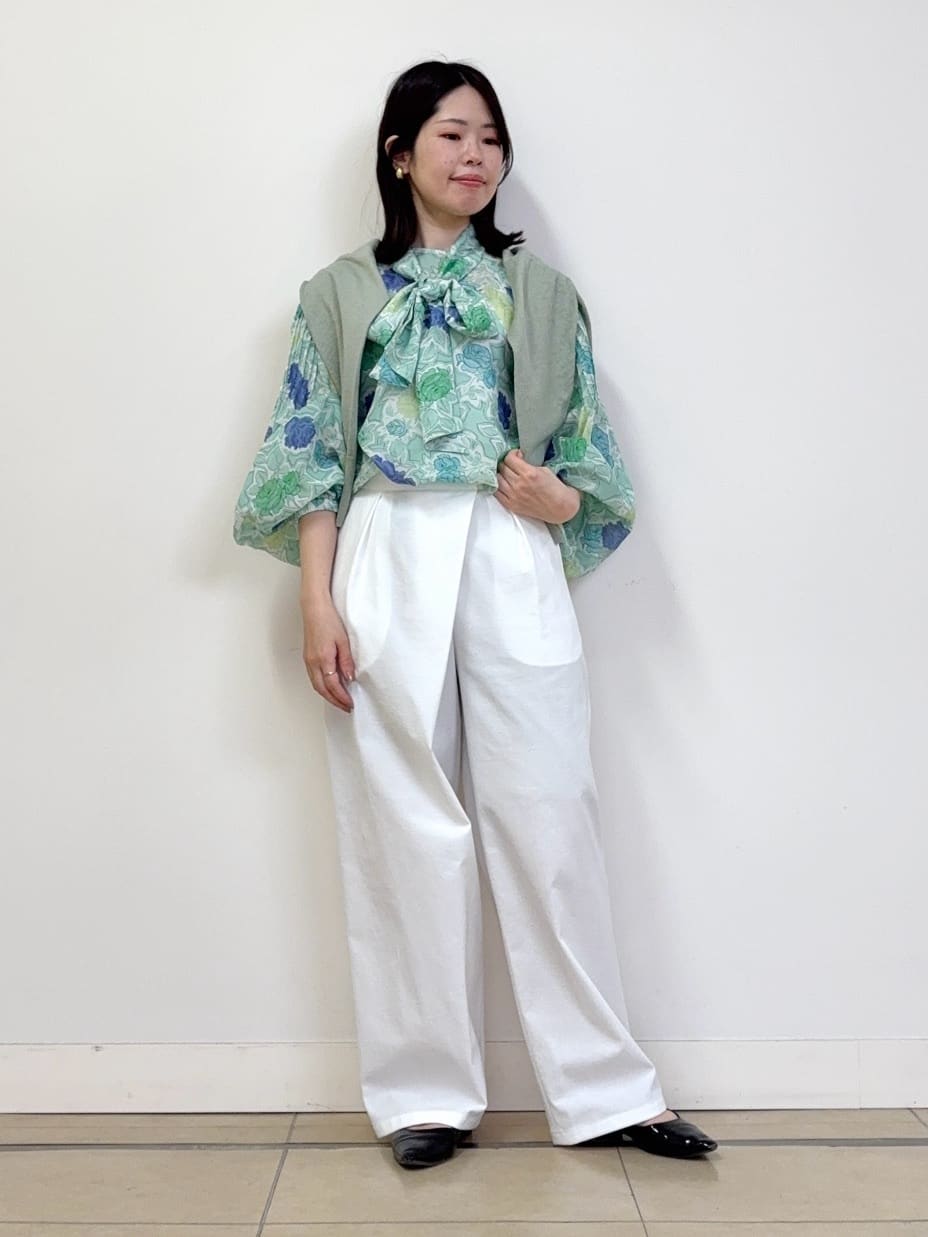 asamiさんの「UNTITLED｜◆【セットアップ可能】オールドフラワー プリントブラウス」を使ったコーディネート