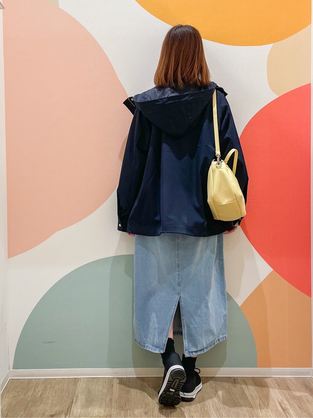 とまとさんの「SHOO･LA･RUE｜◆【洗える/S-LL】ワッフル編みが魅力な ドロップショルダーニット」を使ったコーディネート
