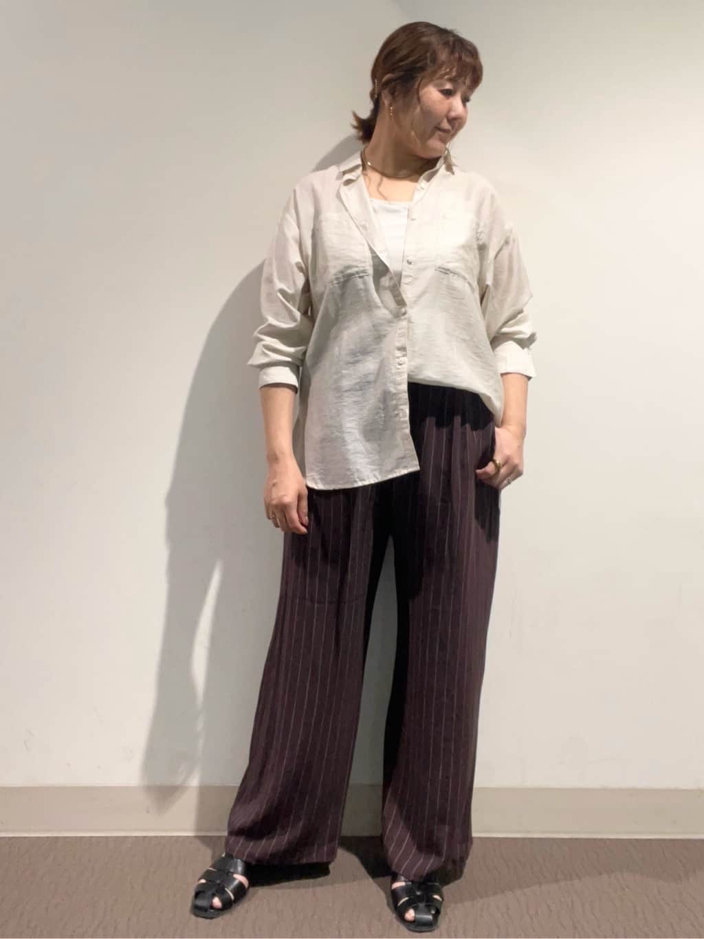 のん.Yさんの「OPAQUE.CLIP｜◆《andGIRL掲載》麻混シアーダブルポケットシャツ【洗濯機洗い可】」を使ったコーディネート