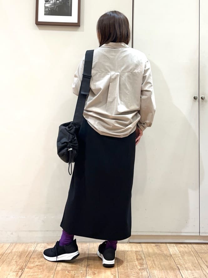 harusakuさんの「SHOO･LA･RUE｜◆【洗える/S-LL/UV/吸水速乾】洗濯後しわになりにくいリネンブレンドシャツ」を使ったコーディネート