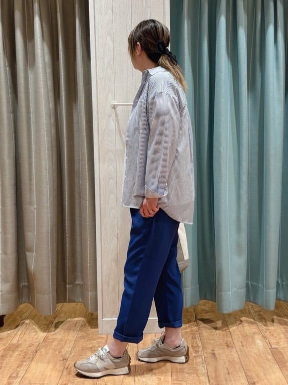 HANAさんの「SHOO･LA･RUE｜【S-LL/ひんやり/UV】ぷっくりラメプリントロゴTシャツ」を使ったコーディネート